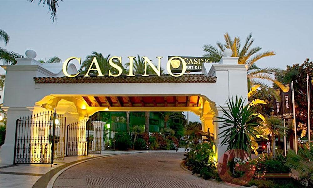 3 sovrum Villa till salu i Marbella med pool garage - 1 395 000 € (Ref: 9646276)