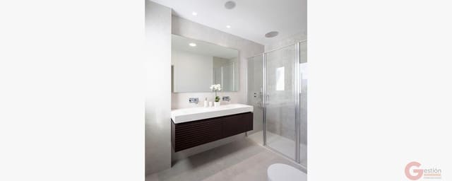 3 chambre Villa/Maison à vendre à Bahía de Marbella, Marbella avec piscine garage - 1 250 000 € (Ref: 9646276)