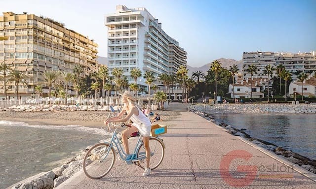 2 sovrum Takvåning till salu i Huerta Belón - Calvario, Marbella med pool garage - 700 000 € (Ref: 9650889)