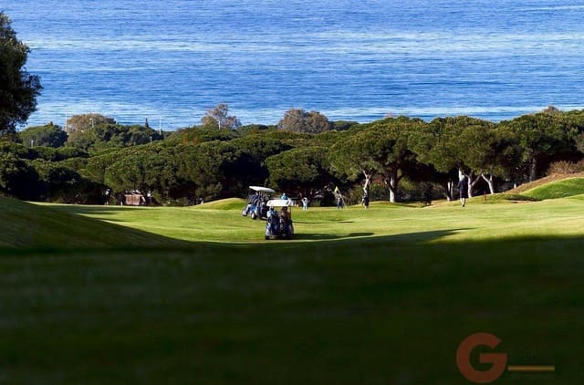 2 sovrum Takvåning till salu i Huerta Belón - Calvario, Marbella med pool garage - 700 000 € (Ref: 9650889)