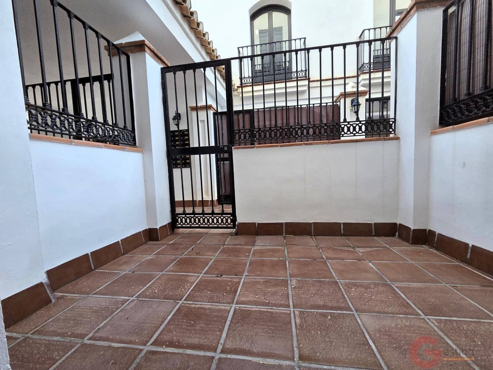 2 bedroom Apartment for sale in Velez de Benaudalla with pool garage - € 143,000 (Ref: 9663308)