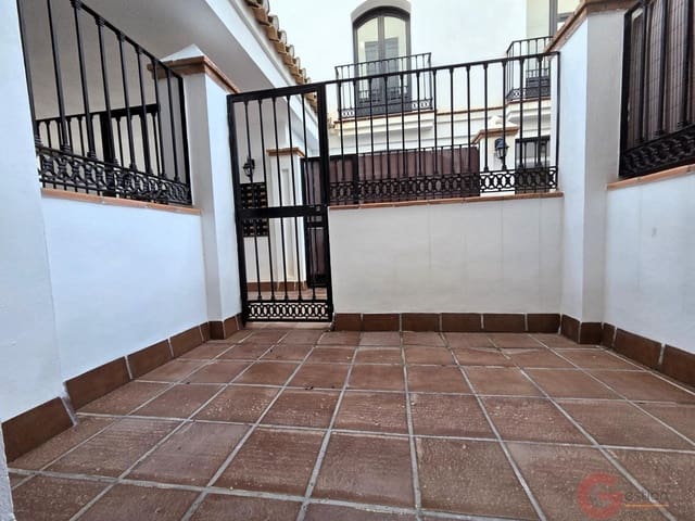 Apartamento de 2 habitaciones en Vélez de Benaudalla en venta con piscina garaje - 143.000 € (Ref: 9663308)