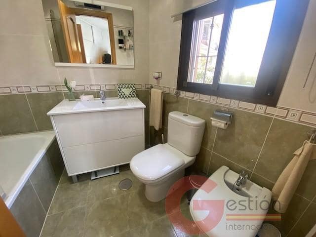 3 bedroom Flat for sale in Almunecar with garage - € 207,000 (Ref: 9677579)