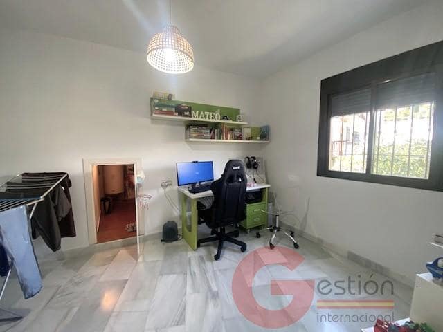 3 bedroom Flat for sale in Almunecar with garage - € 207,000 (Ref: 9677579)