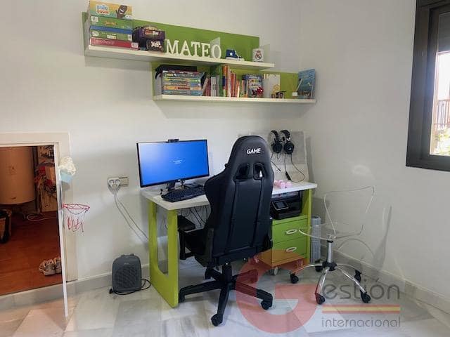 3 bedroom Flat for sale in Almunecar with garage - € 207,000 (Ref: 9677579)