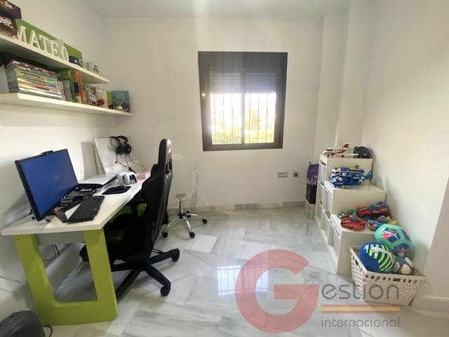 3 bedroom Flat for sale in Almunecar with garage - € 207,000 (Ref: 9677579)