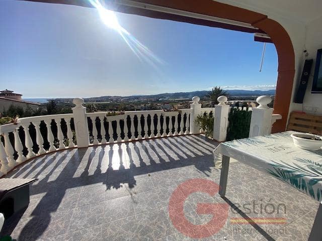 Chalet de 4 habitaciones en Caleta de Vélez en venta con piscina garaje - 690.000 € (Ref: 9677580)
