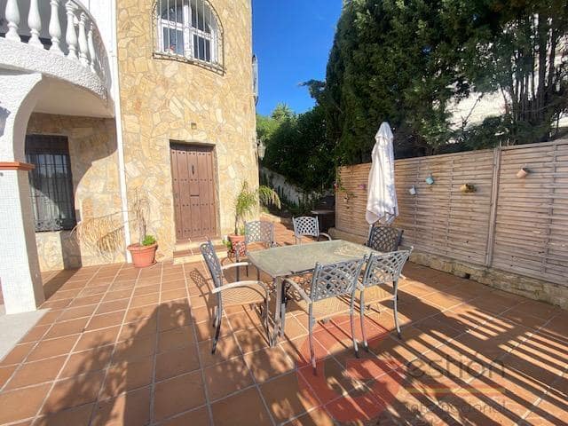 Chalet de 4 habitaciones en Caleta de Vélez en venta con piscina garaje - 690.000 € (Ref: 9677580)