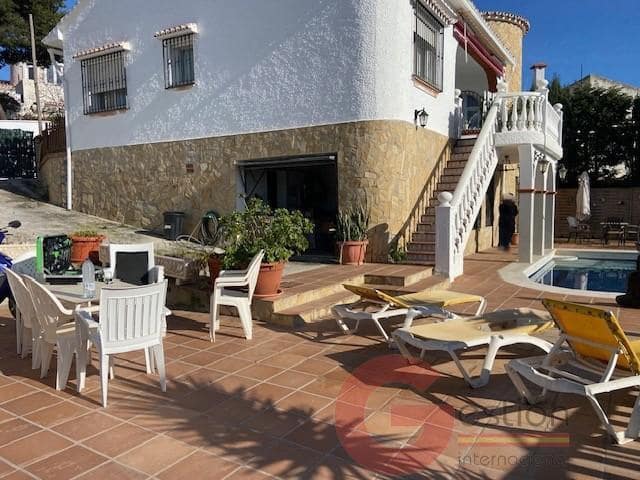 Chalet de 4 habitaciones en Caleta de Vélez en venta con piscina garaje - 690.000 € (Ref: 9677580)