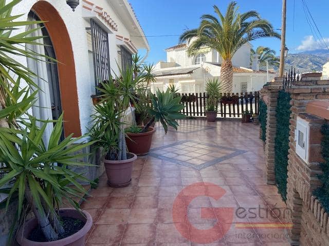 Chalet de 4 habitaciones en Caleta de Vélez en venta con piscina garaje - 690.000 € (Ref: 9677580)
