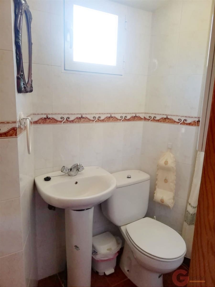 2 bedroom Villa for sale in Otivar - € 65,000 (Ref: 9688637)