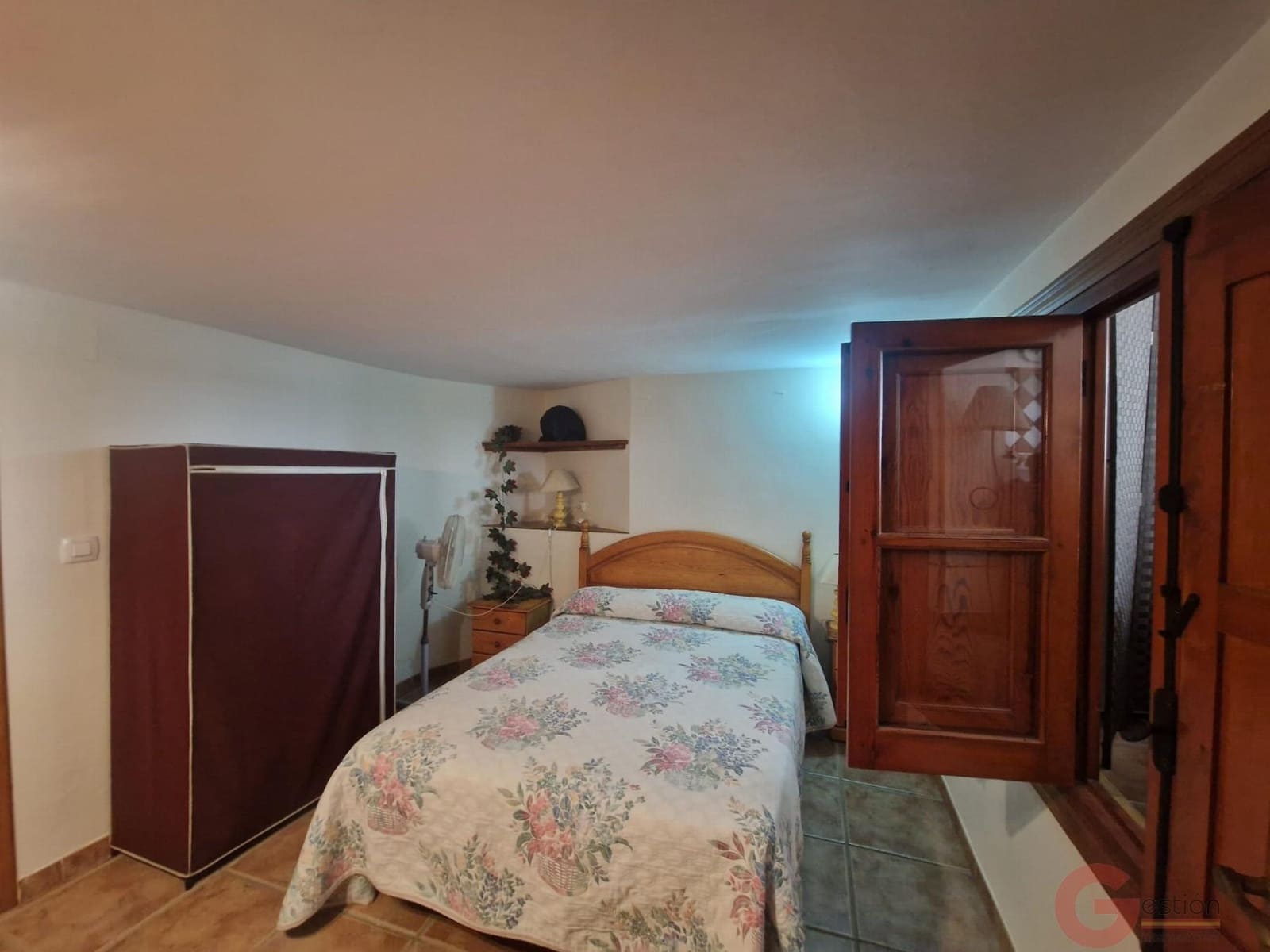 3 bedroom Commercial for sale in Salobrena with garage - € 117,000 (Ref: 9737316)