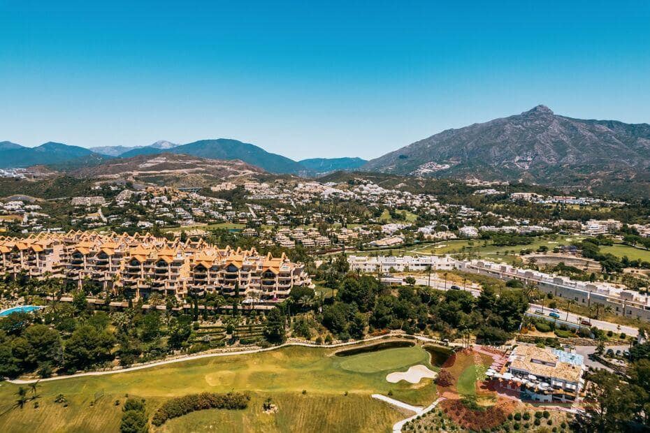 2 quarto Apartamento para venda em Nueva Andalucia com piscina garagem - 530 000 € (Ref: 9737317)