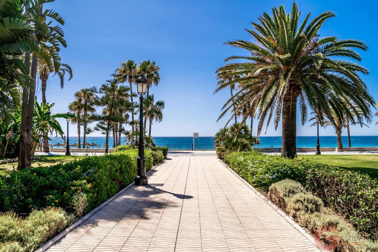 1 bedroom Apartment for sale in San Pedro de Alcantara with pool garage - € 408,000 (Ref: 9737320)