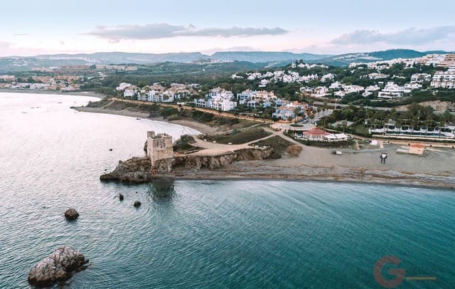 3 quarto Apartamento para venda em Casares Golf - Casares del Sol, Casares com piscina garagem - 390 000 € (Ref: 9737322)