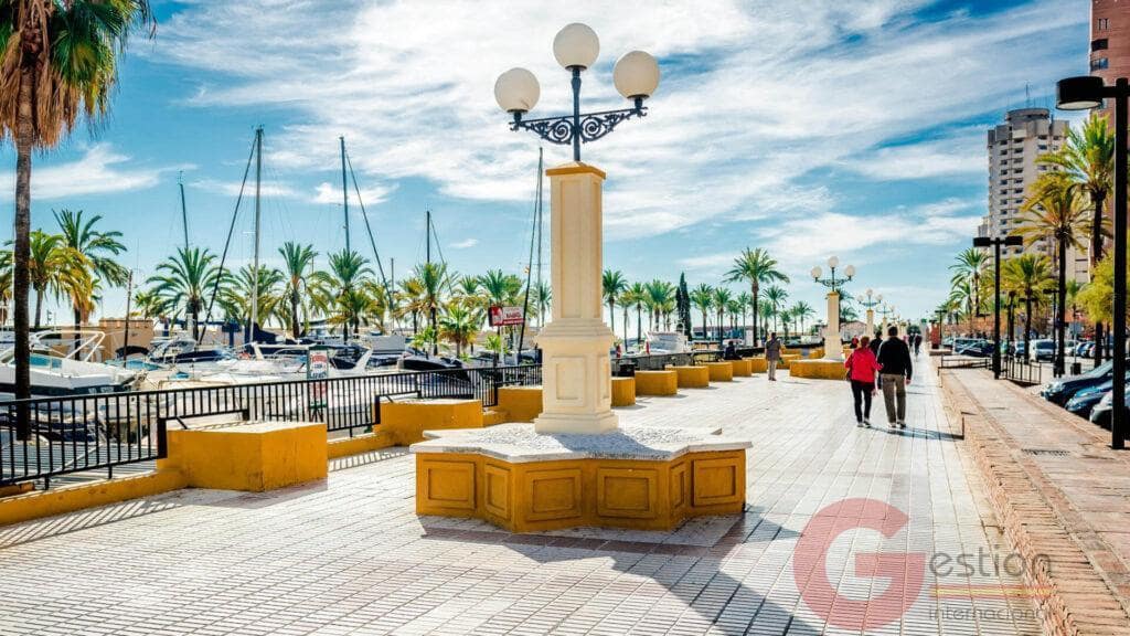 3 quarto Apartamento para venda em Fuengirola com piscina garagem - 390 000 € (Ref: 9737323)