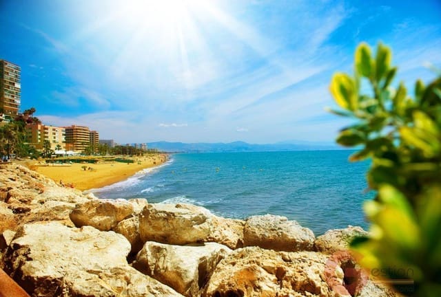 3 sypialnia Apartament na sprzedaż w Torremolinos z basenem garażem - 450 000 € (Ref: 9737324)