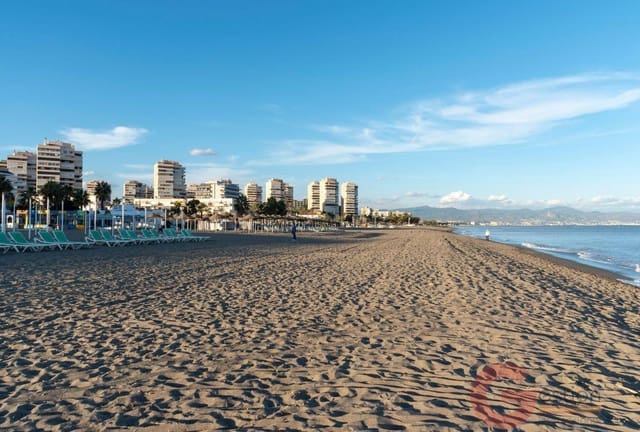3 sypialnia Apartament na sprzedaż w Torremolinos z basenem garażem - 450 000 € (Ref: 9737324)