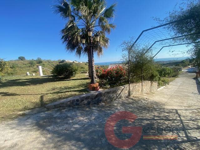 3 chambre Finca/Maison de Campagne à vendre à Almayate avec piscine - 340 000 € (Ref: 9777263)