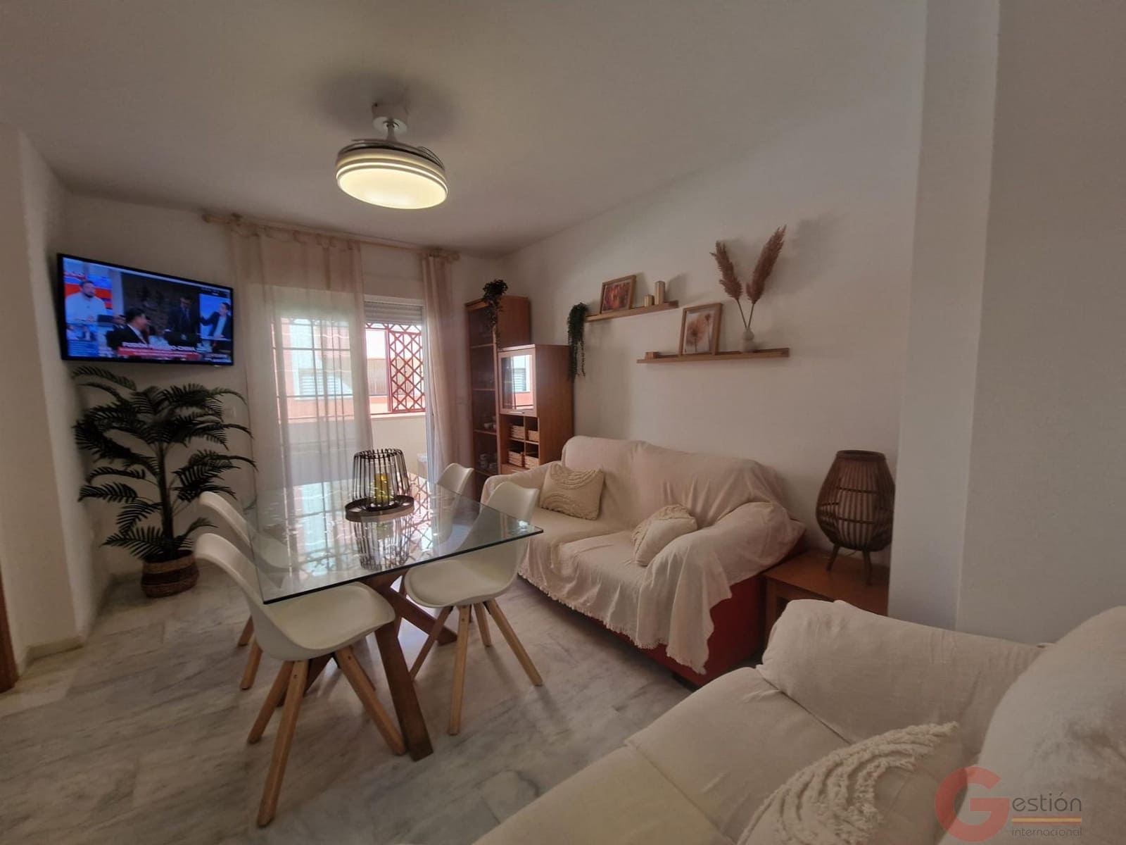 2 bedroom Flat for sale in Calahonda with pool - € 186,000 (Ref: 9787914)