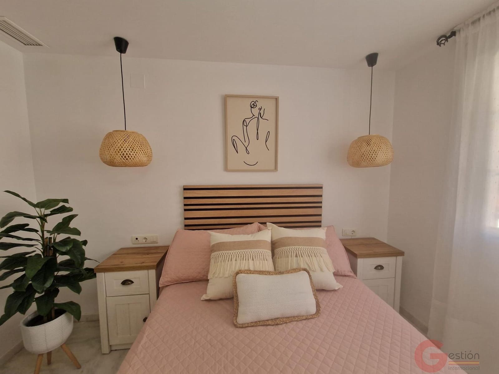 2 bedroom Flat for sale in Calahonda with pool - € 186,000 (Ref: 9787914)