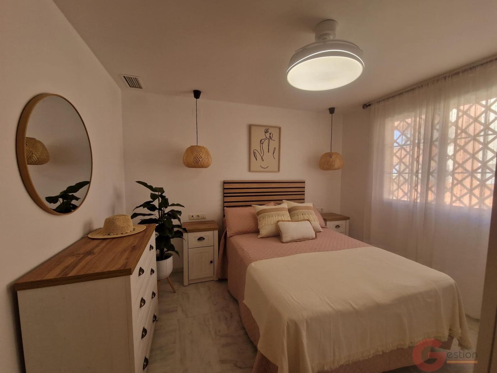 2 bedroom Flat for sale in Calahonda with pool - € 186,000 (Ref: 9787914)