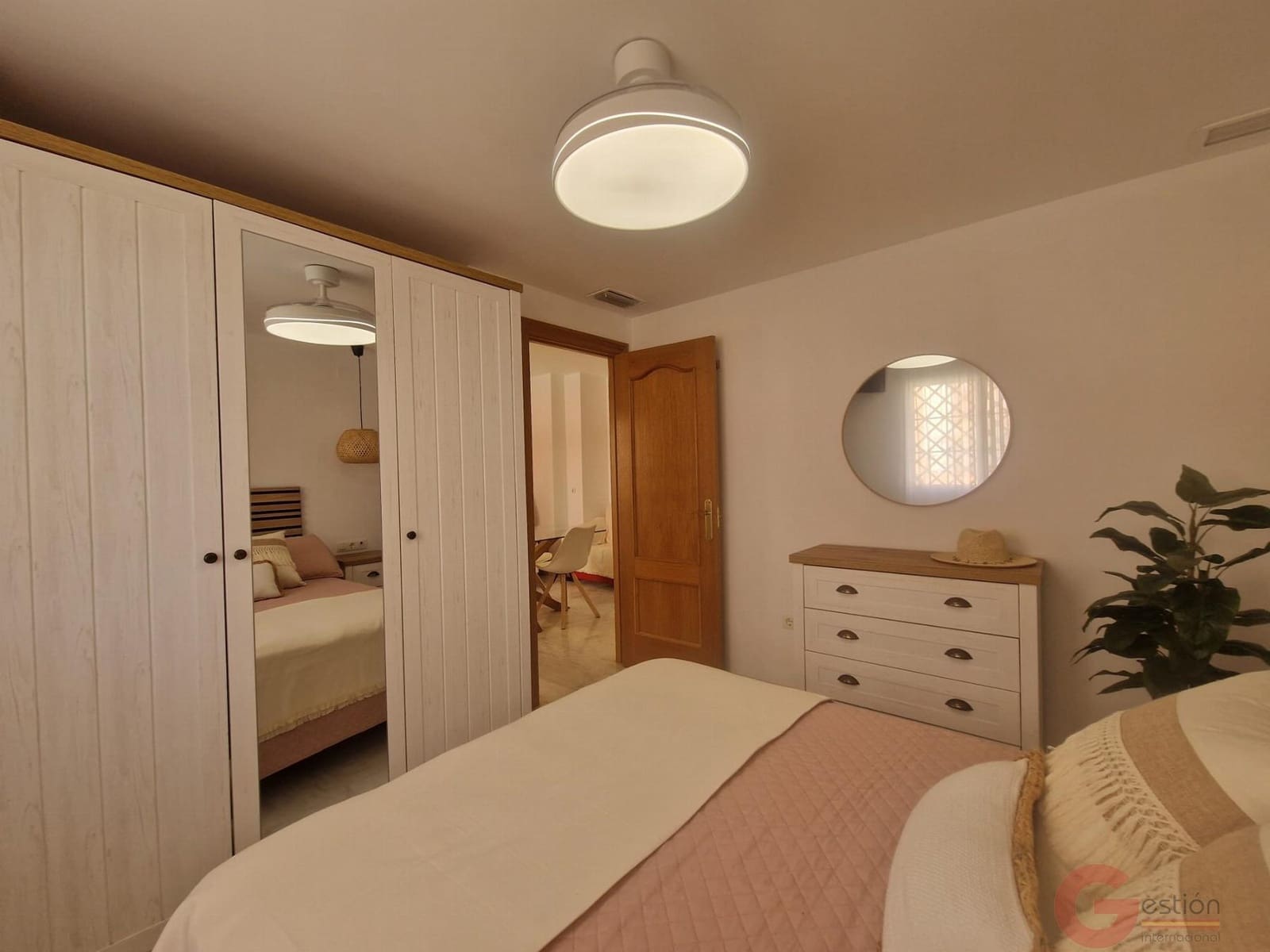 2 bedroom Flat for sale in Calahonda with pool - € 186,000 (Ref: 9787914)