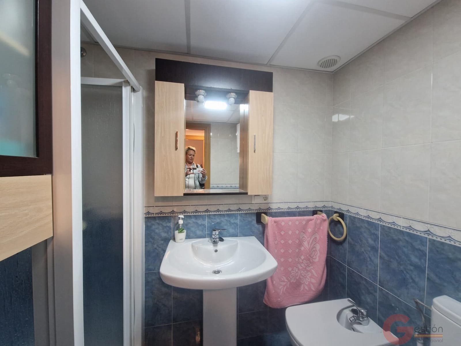 2 bedroom Flat for sale in Calahonda with pool - € 186,000 (Ref: 9787914)