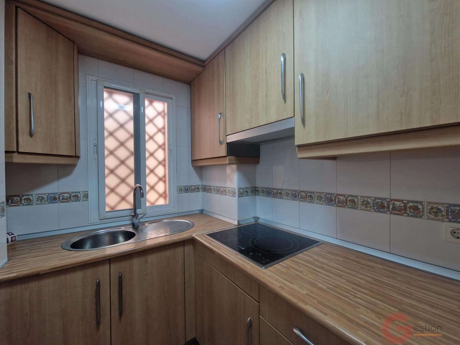 2 bedroom Flat for sale in Calahonda with pool - € 186,000 (Ref: 9787914)