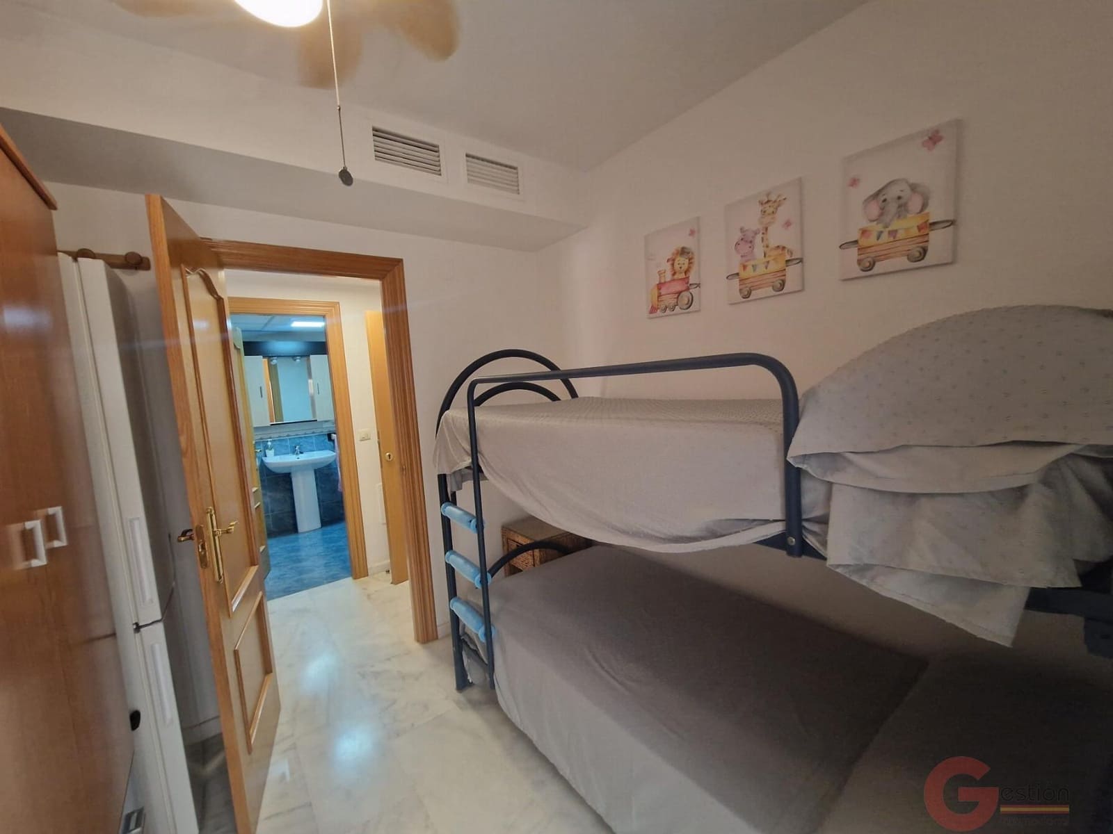 2 bedroom Flat for sale in Calahonda with pool - € 186,000 (Ref: 9787914)