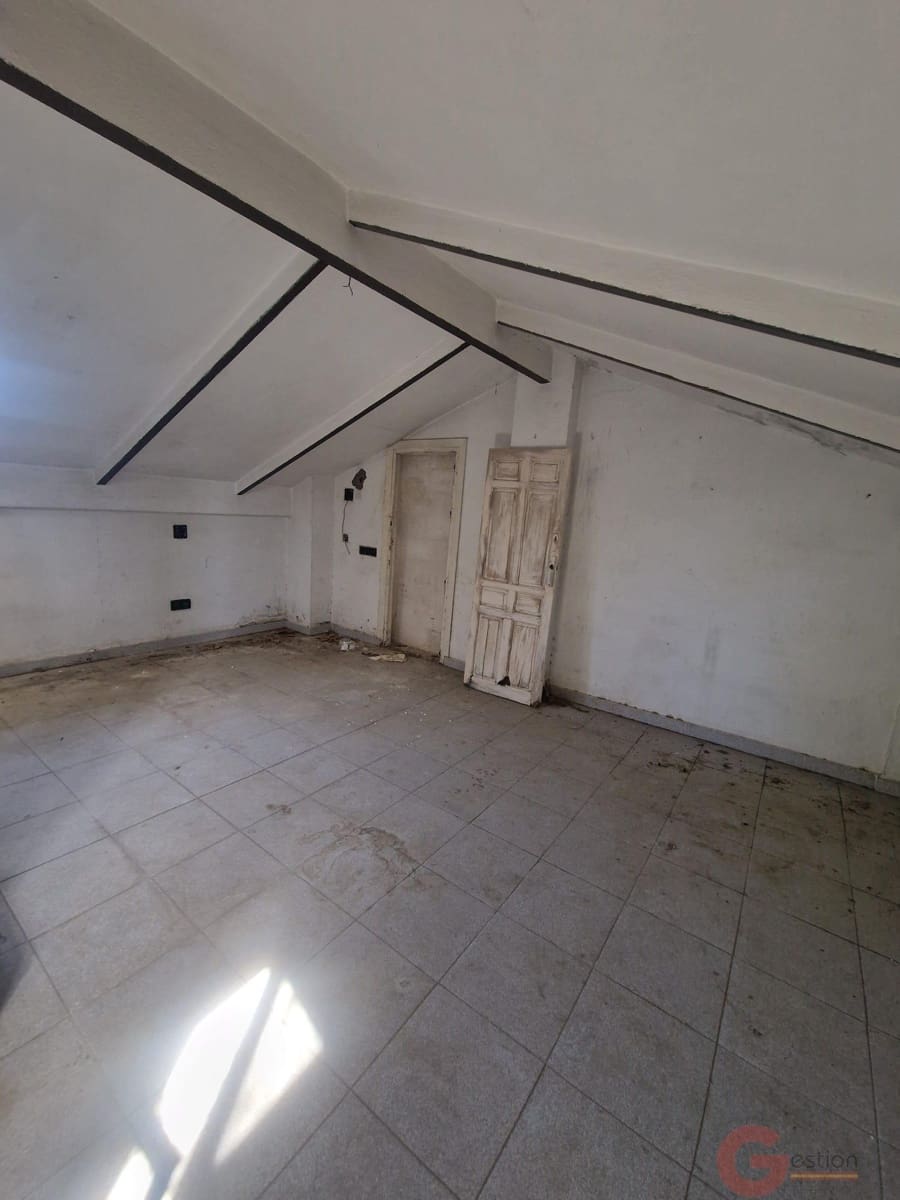 Chalet de 4 habitaciones en Motril en venta - 438.000 € (Ref: 9787916)