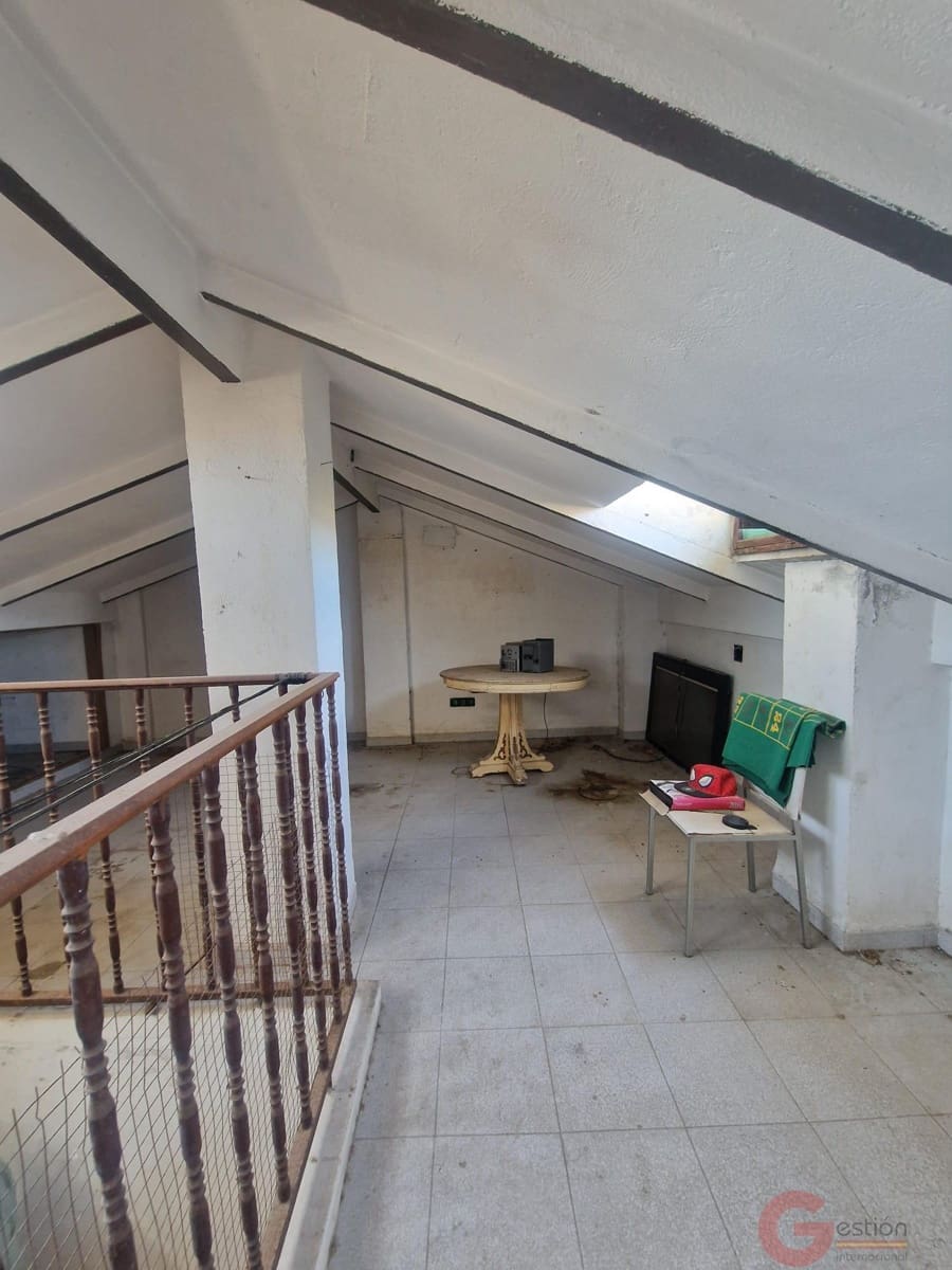 Chalet de 4 habitaciones en Motril en venta - 438.000 € (Ref: 9787916)