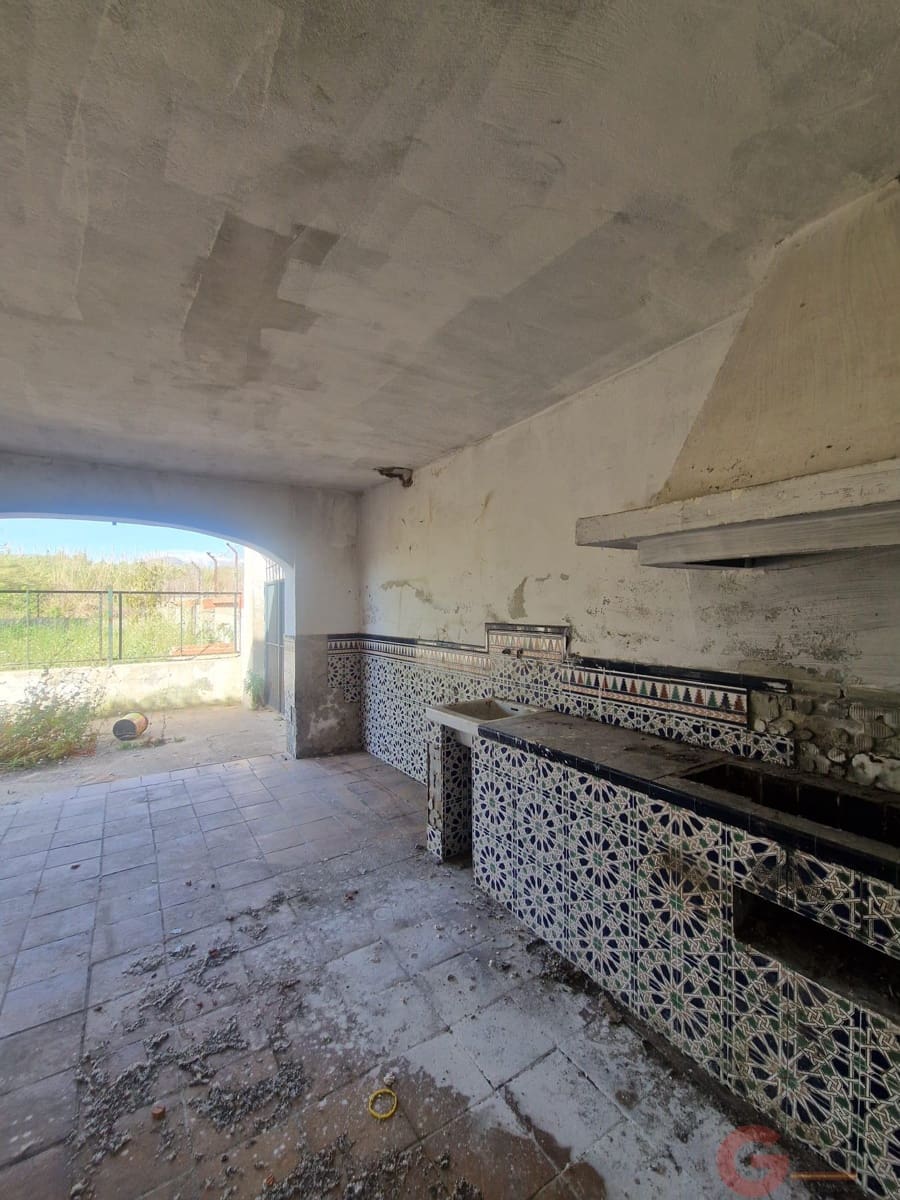 Chalet de 4 habitaciones en Motril en venta - 438.000 € (Ref: 9787916)