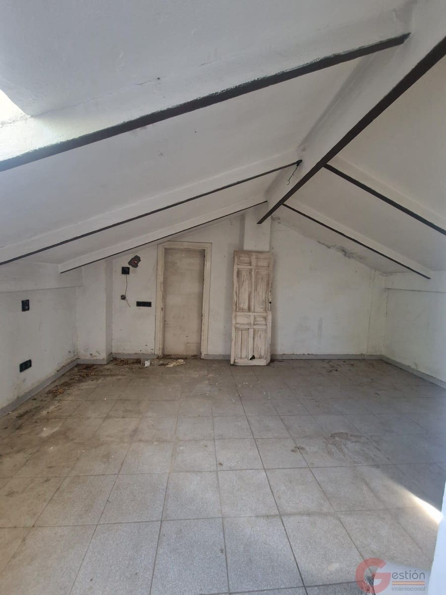 Chalet de 4 habitaciones en Motril en venta - 438.000 € (Ref: 9787916)