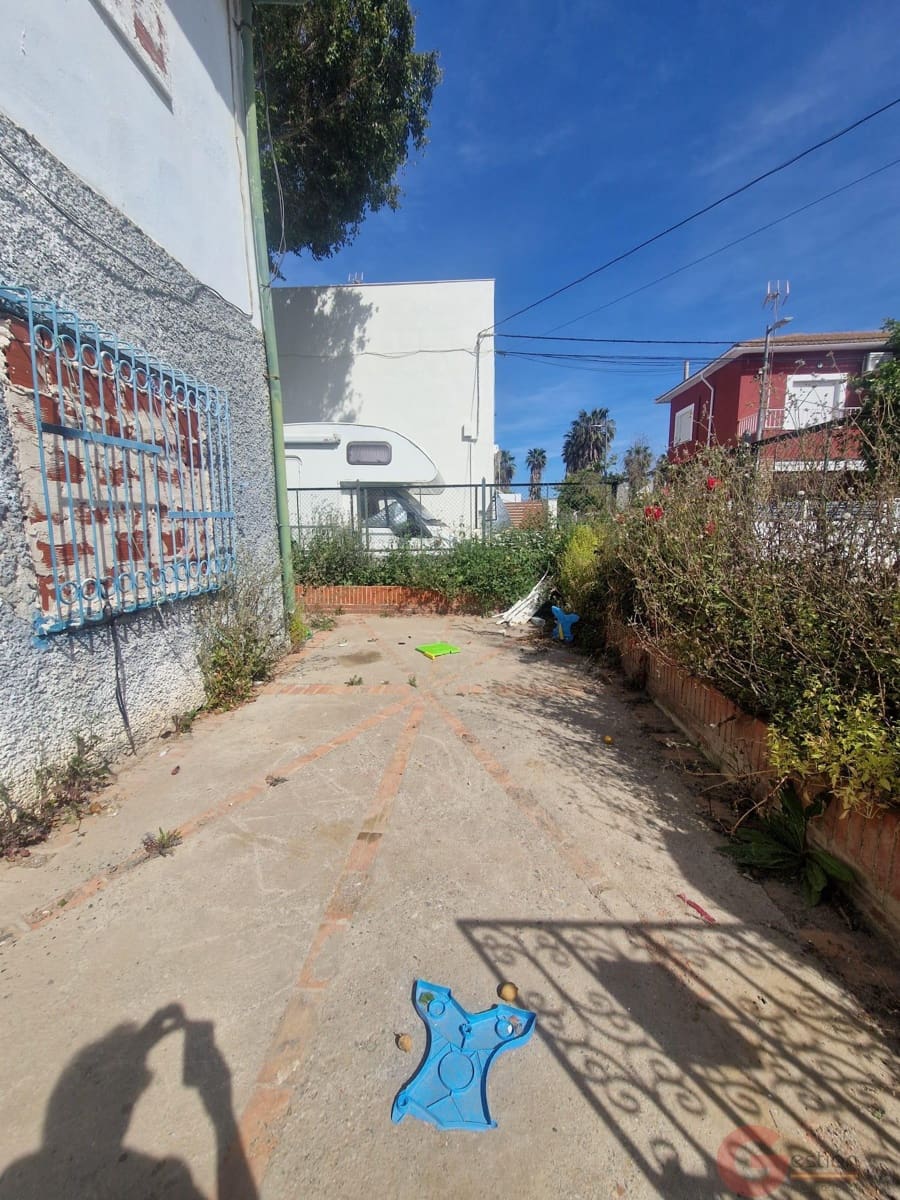 Chalet de 4 habitaciones en Motril en venta - 438.000 € (Ref: 9787916)