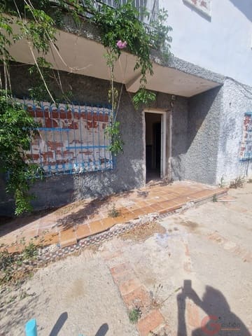 Chalet de 4 habitaciones en Motril en venta - 438.000 € (Ref: 9787916)