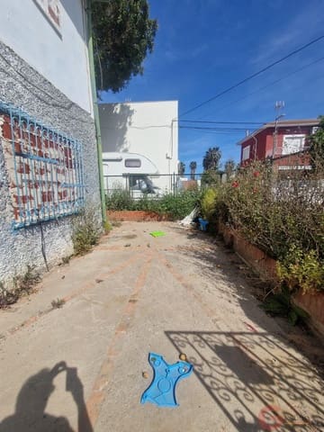 Chalet de 4 habitaciones en Motril en venta - 438.000 € (Ref: 9787916)