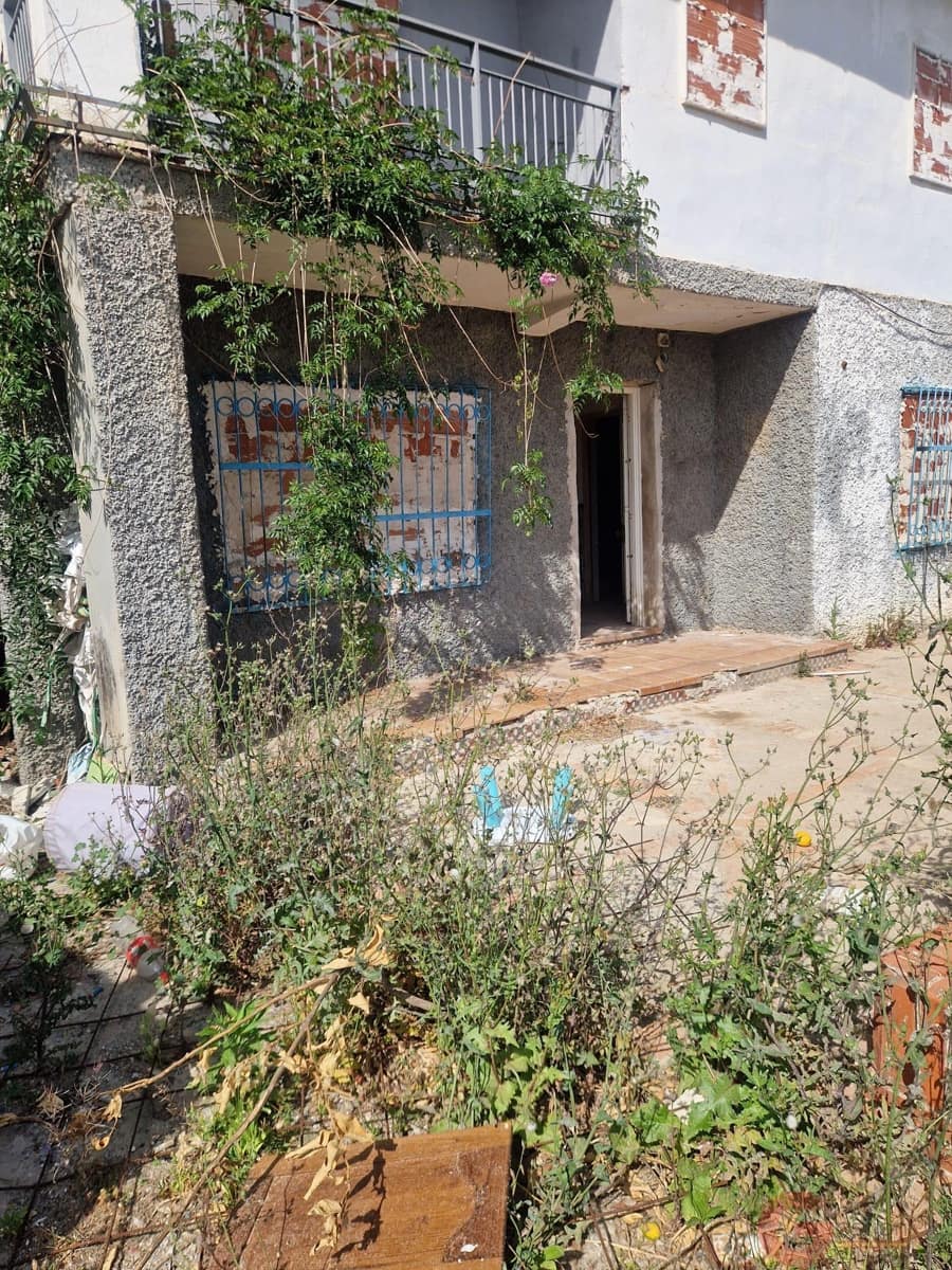 Chalet de 4 habitaciones en Motril en venta - 438.000 € (Ref: 9787916)