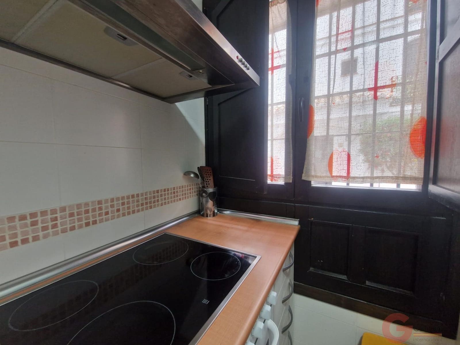 1 makuuhuone Huoneisto myytävänä paikassa Velez de Benaudalla mukana uima-altaan 
autotalli - 122 000 € (Ref: 9800827)