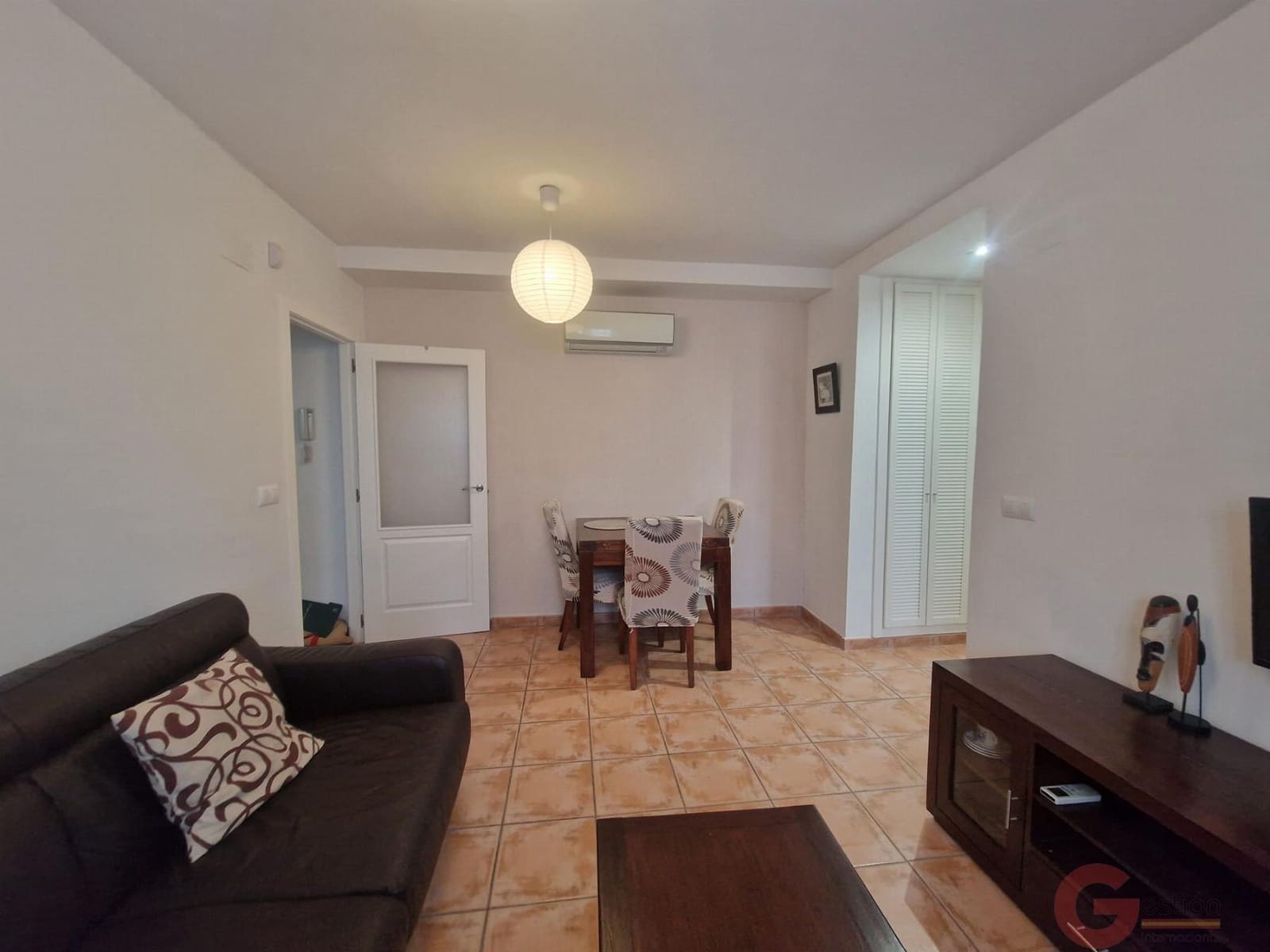 1 makuuhuone Huoneisto myytävänä paikassa Velez de Benaudalla mukana uima-altaan 
autotalli - 122 000 € (Ref: 9800827)