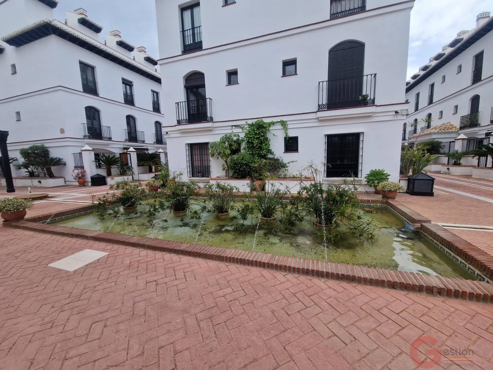 1 makuuhuone Huoneisto myytävänä paikassa Velez de Benaudalla mukana uima-altaan 
autotalli - 122 000 € (Ref: 9800827)