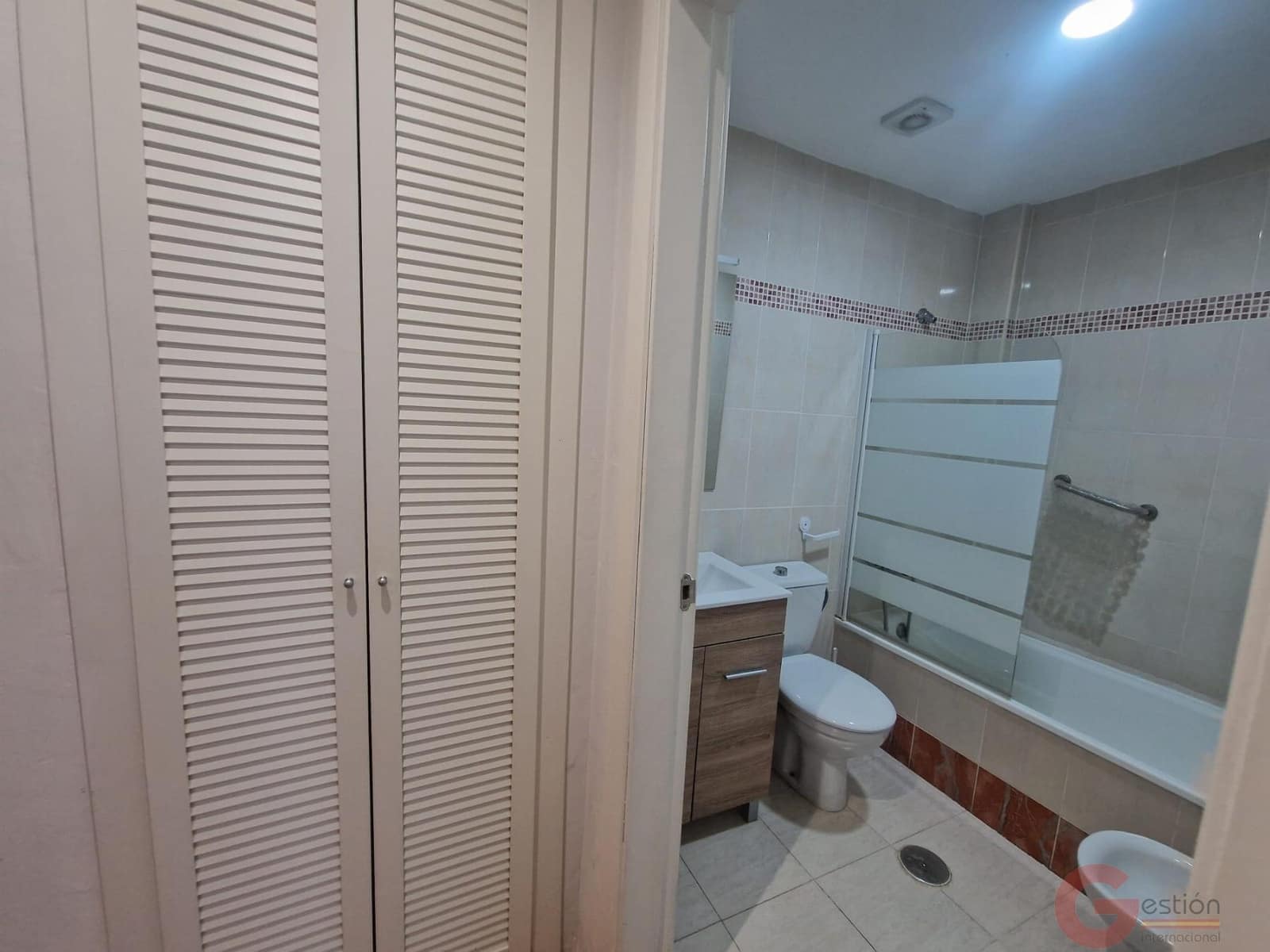 1 makuuhuone Huoneisto myytävänä paikassa Velez de Benaudalla mukana uima-altaan 
autotalli - 122 000 € (Ref: 9800827)