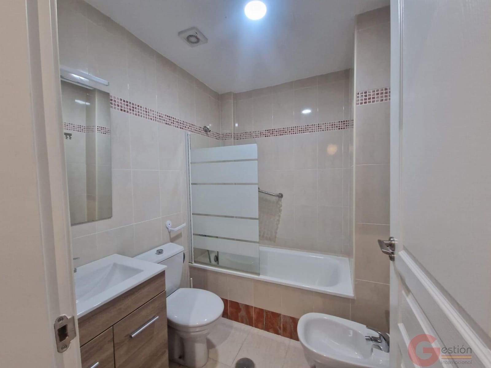 1 makuuhuone Huoneisto myytävänä paikassa Velez de Benaudalla mukana uima-altaan 
autotalli - 122 000 € (Ref: 9800827)