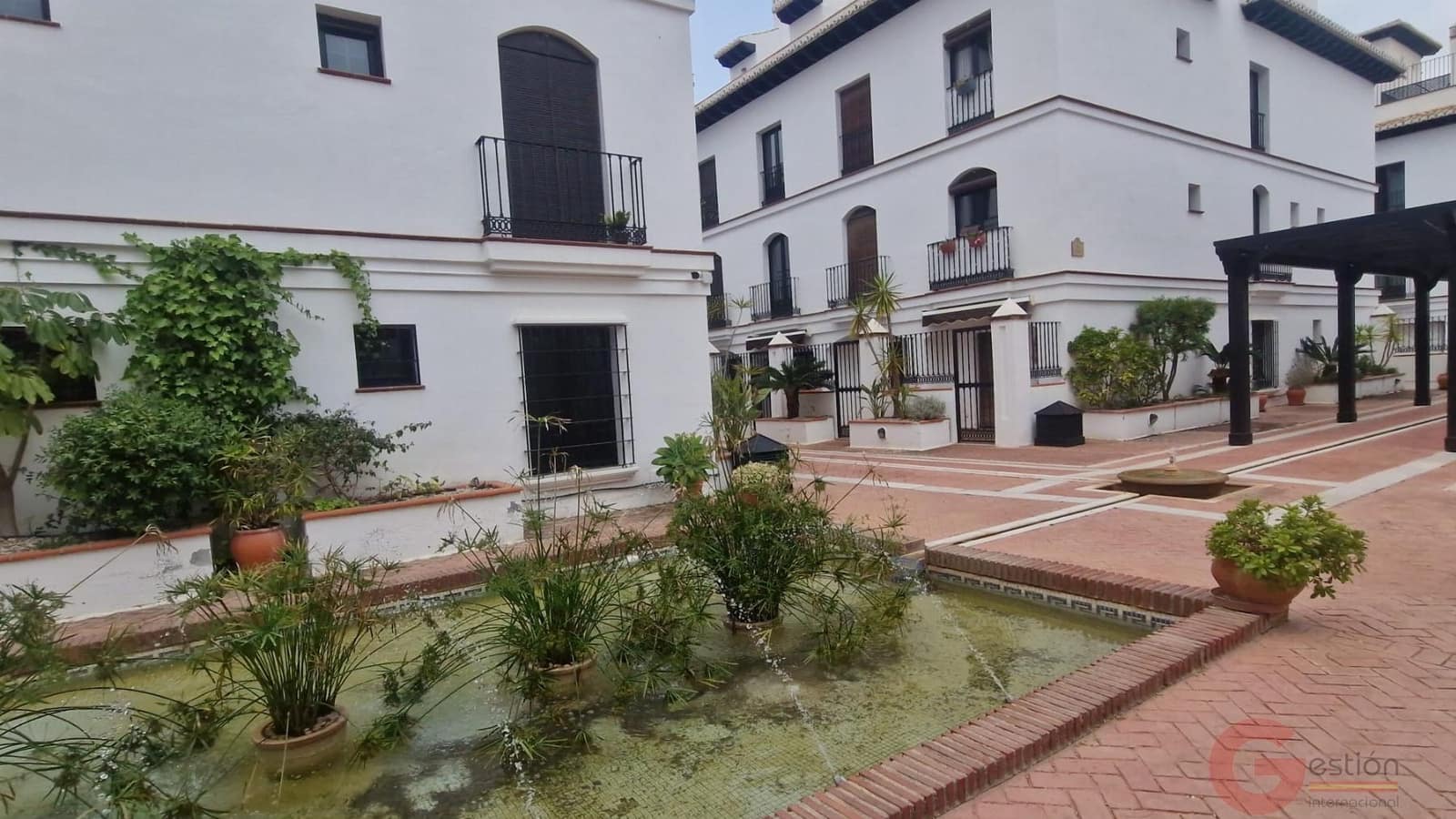 1 makuuhuone Huoneisto myytävänä paikassa Velez de Benaudalla mukana uima-altaan 
autotalli - 122 000 € (Ref: 9800827)