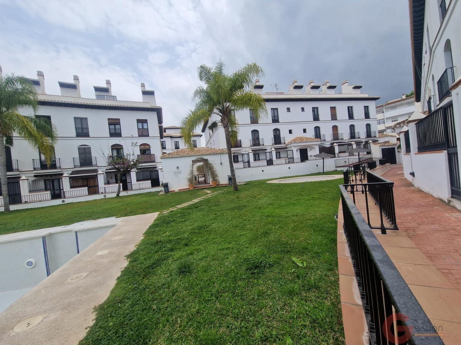 1 makuuhuone Huoneisto myytävänä paikassa Velez de Benaudalla mukana uima-altaan 
autotalli - 122 000 € (Ref: 9800827)