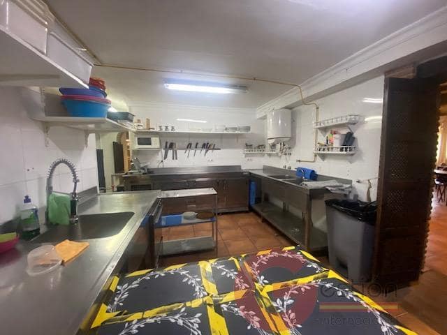 Erhverv til salg i Otivar - € 675.000 (Ref: 9807499)