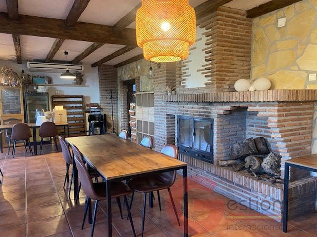 Erhverv til salg i Otivar - € 675.000 (Ref: 9807499)