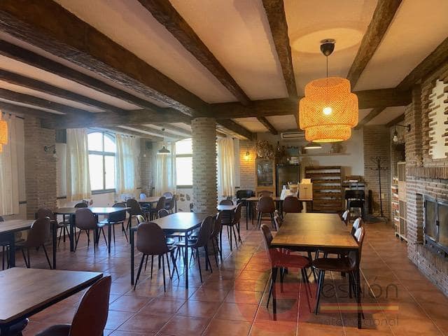 Erhverv til salg i Otivar - € 675.000 (Ref: 9807499)