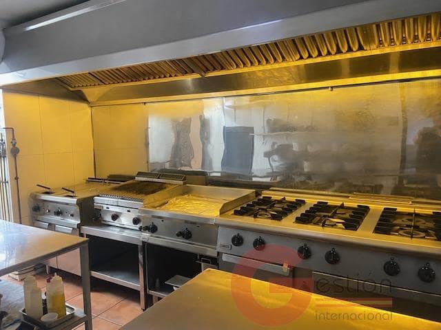 Erhverv til salg i Otivar - € 675.000 (Ref: 9807499)