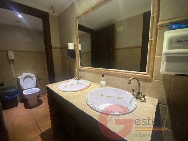 Erhverv til salg i Otivar - € 675.000 (Ref: 9807499)